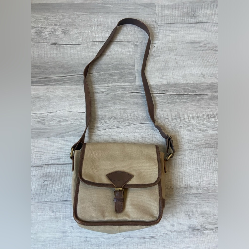 United by Blue Women's Hunslet Haversack Purse 
made of organic cotton & leather